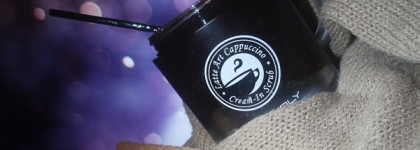 Кружечка бодрящего кофе на ночь с Tony Moly Latte Art Cappucino Cream In Scrub. Думаете, что не уснете? Пить его не нужно, достаточно нанести на лицо и получать удовольствие от кофейного результата