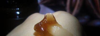 Кружечка бодрящего кофе на ночь с Tony Moly Latte Art Cappucino Cream In Scrub. Думаете, что не уснете? Пить его не нужно, достаточно нанести на лицо и получать удовольствие от кофейного результата