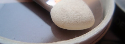 "У Natura Siberica есть тени" спросите вы? Есть, и качество у них превосходное! Тени Natura Siberica Compact Eye shadow Duo в оттенках #08  и #03