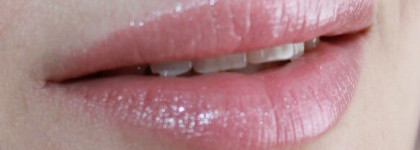 Помада Dior addict #260 Bright - моя любимая, ну и пусть она с шиммером, главное, смотрится деликатно