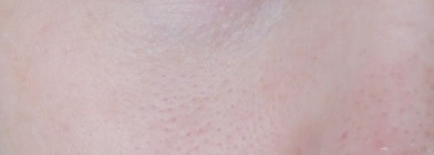 Помогите укротить Тональный крем-основу Dior Diorskin Nude Skin-Glowing Make-Up Fluid Foundation SPF 15 № 020