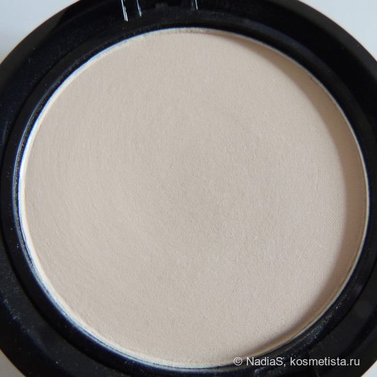 Пудра Nyx "Stay matte but not flat" оттенок SMP 01.3