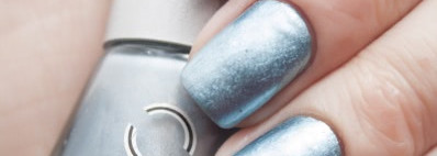 Самые послушные и часто используемые мной лаки Dance legend Hammering 02 Creep, 04 As You Wish. Можно ли придумать что-нибудь уникальное в наше время? да