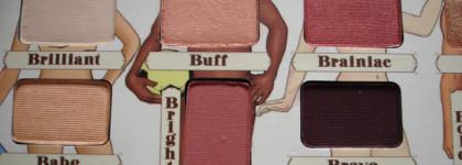 Все на пляж! Обзор и макияжи с палеткой теней для век The Balm Nude beach