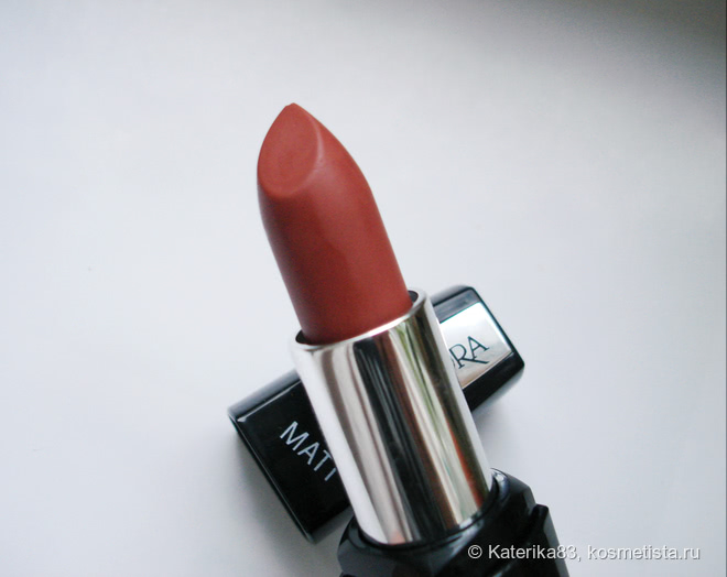 Помада IsaDora-perfect matt lipstick 01 Bare Bogemian. Неужто для богемы?