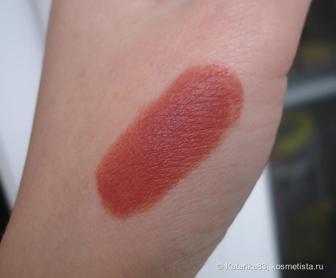 Помада IsaDora-perfect matt lipstick 01 Bare Bogemian. Неужто для богемы?