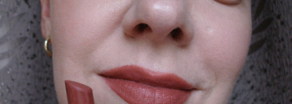 Помада IsaDora-perfect matt lipstick 01 Bare Bogemian. Неужто для богемы?