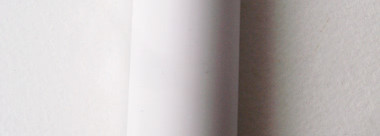 Бюдженый нюд с линейкой Essence This is me. Помада в оттенке - 03 и лак для ногтей - 03 Bold