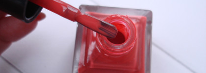 Лак Anny Nail Polish 147.50 Fall in Love, благородный красный