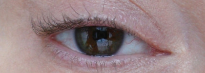 Новинки Essence конца 25-го года: Тушь Бургунди, муссовые румяна и 2 увлажняющих тинта