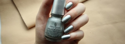 Ох, эти переливы! или China Glaze Holographic в оттенке don’t be a luna-tic (1205)