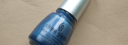 Радужный единорог или лак для ногтей от China Glaze в оттенке 2nite