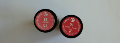 Прекрасные помощницы в ежедневном макияже: губные помады Essence longlasting lipstick в оттенках №01 и №13