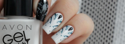 Avon Gel Finish Nail Enamel "Antarctic" и "Iceberg White" + стразы Avon + стемпинг Konad m73