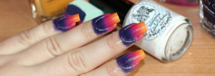 Градиент лаками Avon + стемпинг Konad