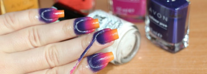 Градиент лаками Avon + стемпинг Konad