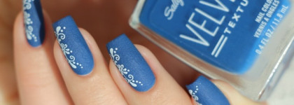Sally Hansen  Velvet Texture Nail Color 650 Regal + стемпинг Konad