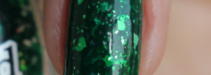 Витраж на ногтях: Лаки Dance Legend из коллекции Broken Glass