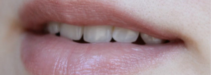 Помада L'oreal Paris Rouge Caresse #503 Seductive Beige