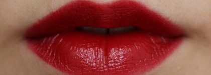 Rimmel #500 Diva Red