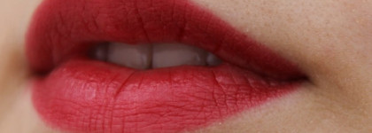 Rimmel #500 Diva Red