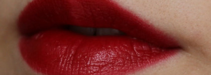Rimmel #500 Diva Red
