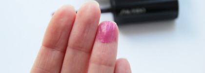 Долой скромность с фуксией от Shiseido Lacquer Rouge VI324 – Indiscreet