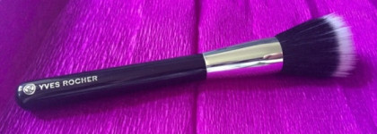 Кисть с двойным ворсом Yves Rocher Buffer Brush - для чего она хороша?