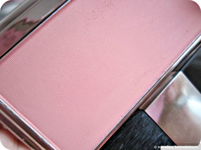 Прекрасный морозный румянец от Limoni Compact Blush, тон #2