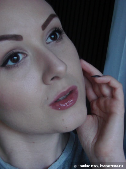 Немного космоса с Givenchy Gelee D'interdit Gloss Balm Crystal Shine № 2 Celestial Black