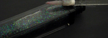 Немного космоса с Givenchy Gelee D'interdit Gloss Balm Crystal Shine № 2 Celestial Black