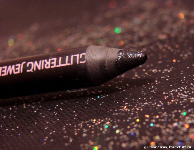 Супер стойкие стрелки с Lioele Glittering Jewel Liner