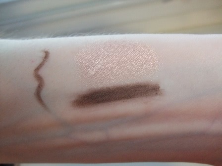 Сложившийся тандем: Make Up For Ever Aqua Cream Waterproof Cream Color #13 и Make Up For Ever Aqua Eyes Waterproof Eyeliner Pencil - 2L