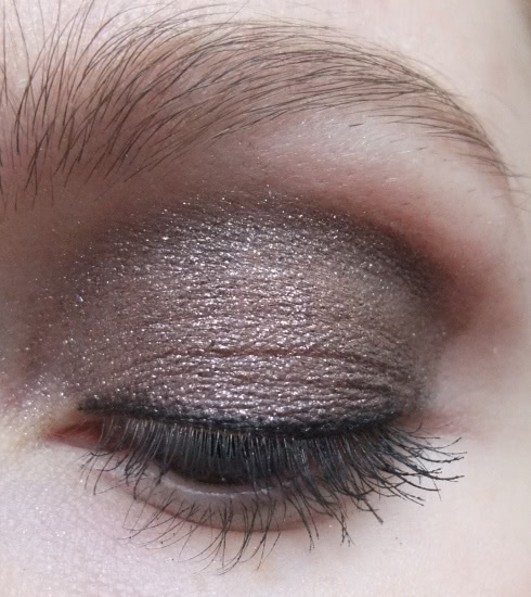 Новинка от Sephora - кремовые тени Sephora Velvet Eyeshadows waterproof/16HR в оттенке №05 Subtle gray