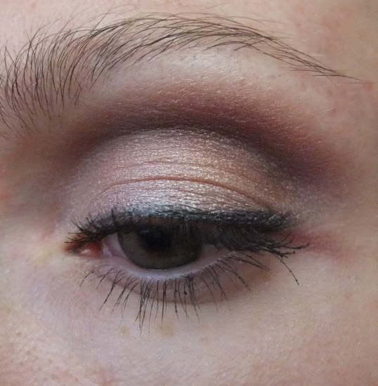 Приятнейшее знакомство - Makeup Revolution London Redemption palette romantic smoked