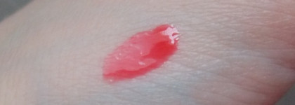 Avon ultra glazewear  lip gloss в оттенке Legendary red