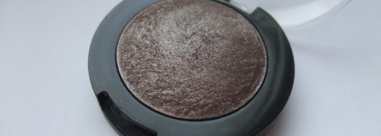 Essence The Metal Eyeshadow в оттенке 02 Frozen toffee