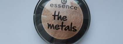 Essence The Metal Eyeshadow 01 Ballerina glam