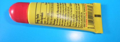 Carmex Classic Lip Balm в тюбике