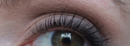 Идеальная база под тени Catrice Prime and Fine eyeshadow base 010