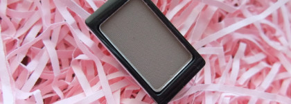 Тени для бровей Artdeco Eye Brow Powder 5 medium их сравнение с оттенком 2 dark