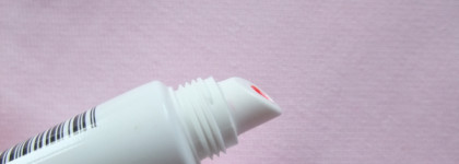 Блеск для губ Essence smoothie gloss в оттенке 04 crushed strawberry