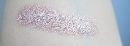 Essence Melted Chrome Eyeshadow 01