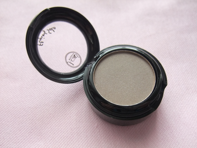 J.Cat Beauty Flying solo Eyeshadow 120 Mud Wrestle