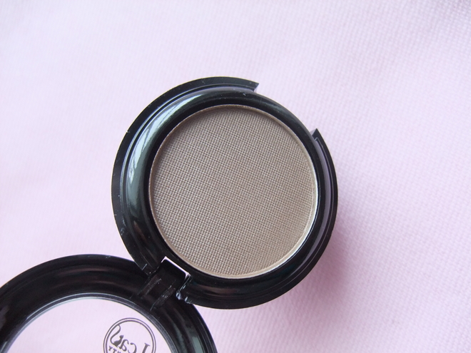 J.Cat Beauty Flying solo Eyeshadow 120 Mud Wrestle