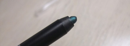 Тест стойкости карандаша на слизистой Provoc semi-permanent gel eye liner waterproof оттенок 78 Enchanting