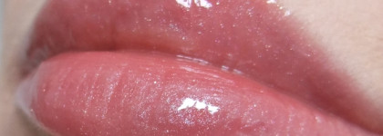 Сама нежность Maybelline Lifter Gloss 003 Moon