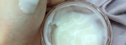 А такой ли он интенсивный, как нам заявлено? Интенсивно увлажняющий крем Clinique Moisture Surge Intense Skin Fortifying Hydrator