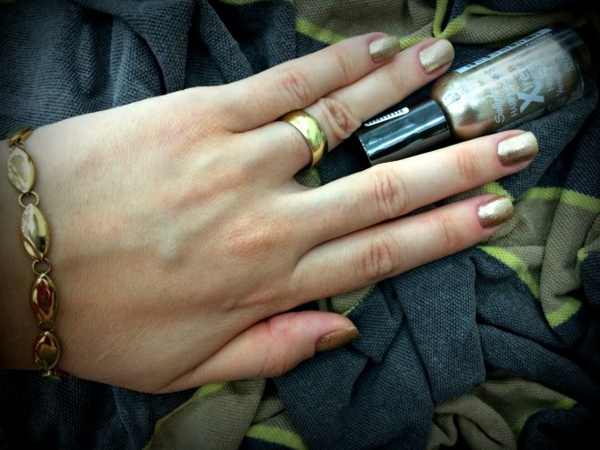 Классическое золото Xtreme wear Nail color 485 Golden-I Sally Hansen