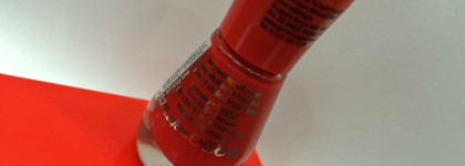 Essence The Gel Nail Polish Juicy Love #17